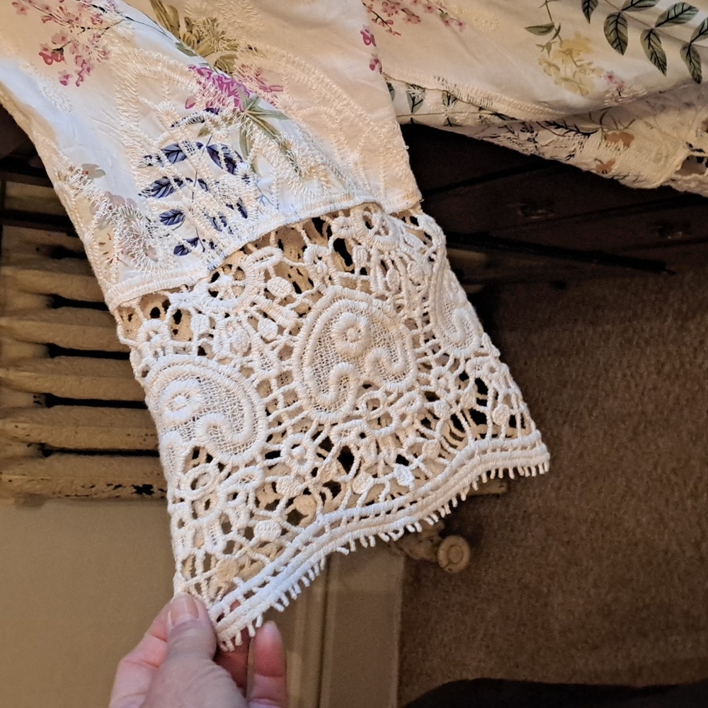 Solitaire Woman's Size 3X Cream Botanical Floral Lace Kimono Open Cardigan - Picture 3 of 7